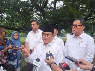 Muhaimin Iskandar (Menko Pemberdayaan Masyarakat) bersama Abdul Kadir Karding (Menteri P2MI) dan Maman Abdurrahman (Menteri UMKM).