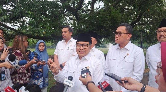 Muhaimin Iskandar (Menko Pemberdayaan Masyarakat) bersama Abdul Kadir Karding (Menteri P2MI) dan Maman Abdurrahman (Menteri UMKM).